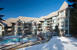 Photo 2: 407 4910 SPEARHEAD Place in Whistler: Benchlands Condo for sale in "Woodrun" : MLS®# R2842913