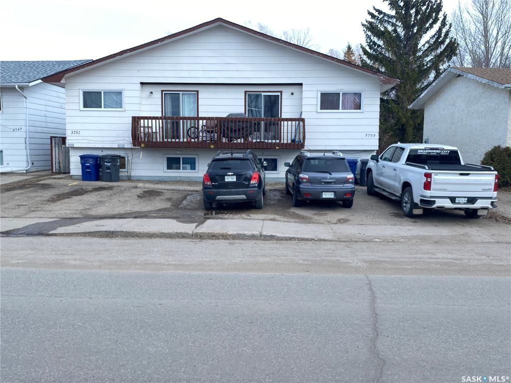 Main Photo: 3751-3753 FAIRLIGHT Drive in Saskatoon: Fairhaven Residential for sale : MLS®# SK904342