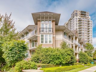 Photo 1: 401 3651 FOSTER Avenue in Vancouver: Collingwood VE Condo for sale in "FINALE EAST" (Vancouver East)  : MLS®# R2849380