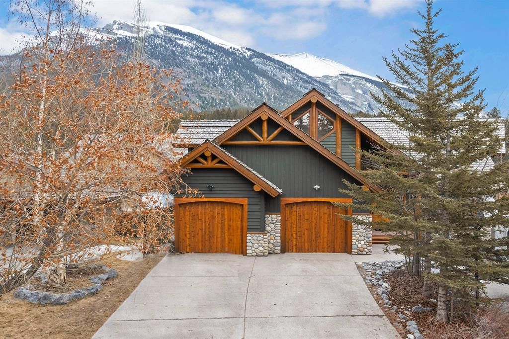 Main Photo: 37 Eagle Landing: Canmore Detached for sale : MLS®# A2041338