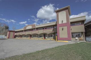 Photo 2: 5307 MACLEOD Trail SW in Calgary: Windsor Park Hotel/Motel for sale : MLS®# A1254851