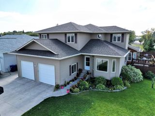Photo 3: 8 Lynnwood Bay NW in Altona: House for sale : MLS®# 202325216