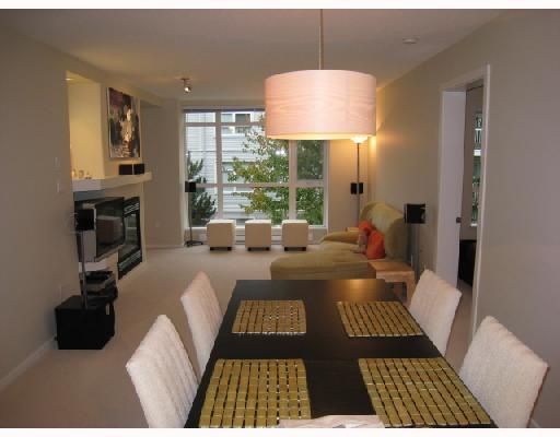 Main Photo: 202 3148 St Johns Street in Port Moody: Port Moody Centre Condo for sale : MLS®# V674162