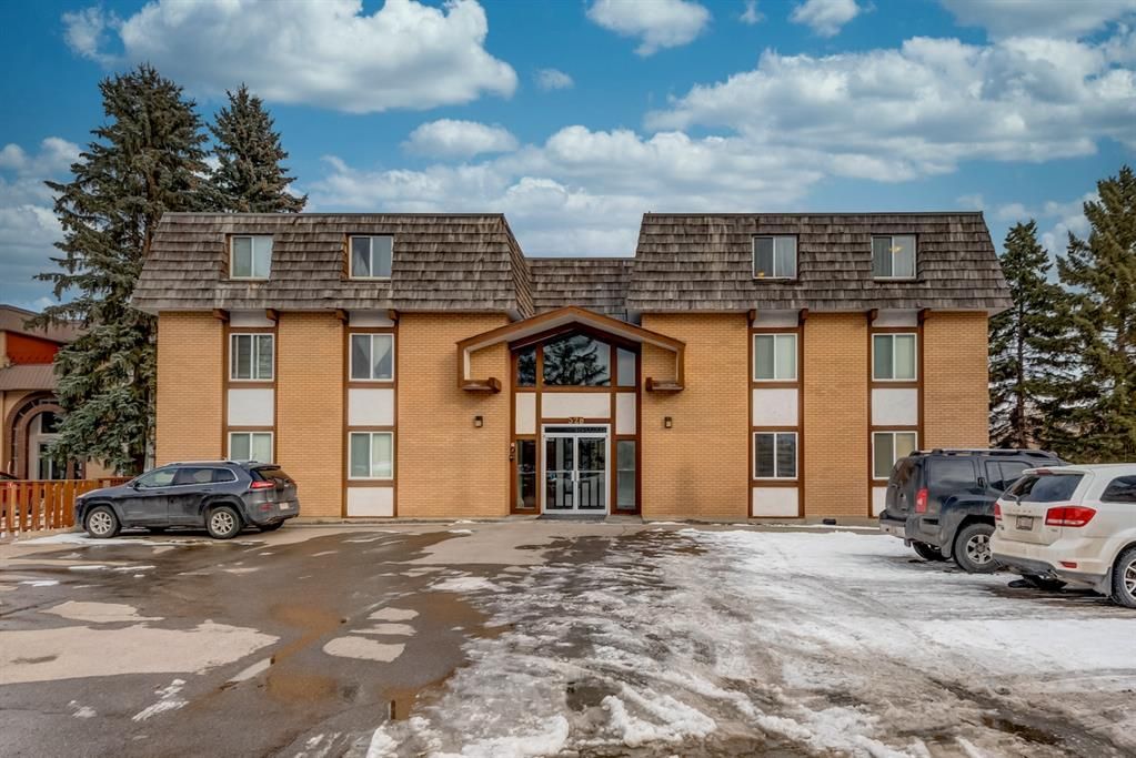 Main Photo: 42 528 Cedar Crescent SW in Calgary: Spruce Cliff Apartment for sale : MLS®# A1191210