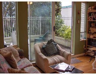 Photo 3: 104 725 W 7TH Avenue in Vancouver: Fairview VW Condo for sale in "THE FOUNTAINS" (Vancouver West)  : MLS®# V695758