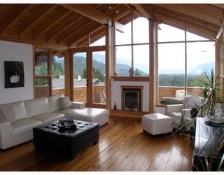 Photo 2: 40269 AYR Drive in Squamish: Garibaldi Highlands House for sale in "GARIBALDI HIGHLANDS" : MLS®# V776660