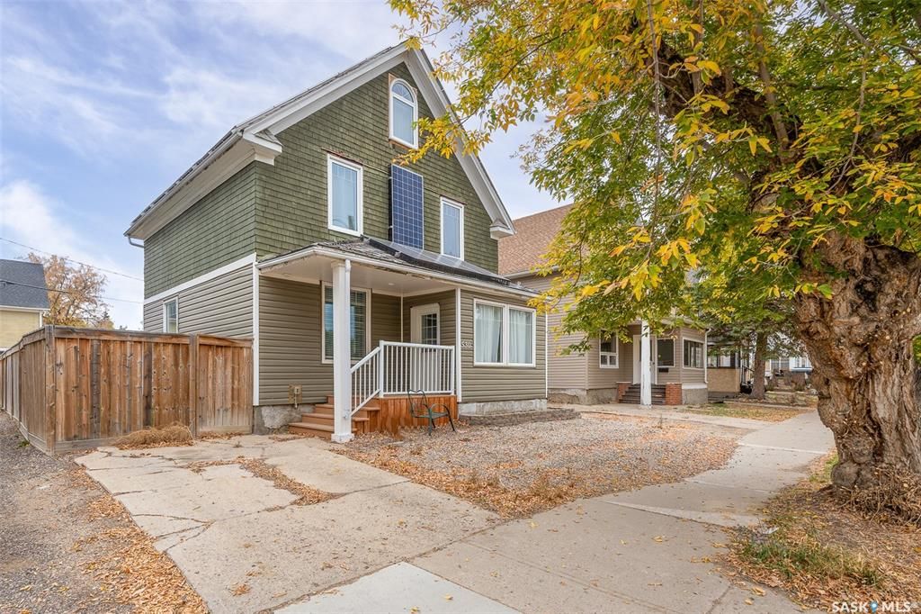Main Photo: 530 Saskatchewan Street West in Moose Jaw: Central MJ Residential for sale : MLS®# SK946373