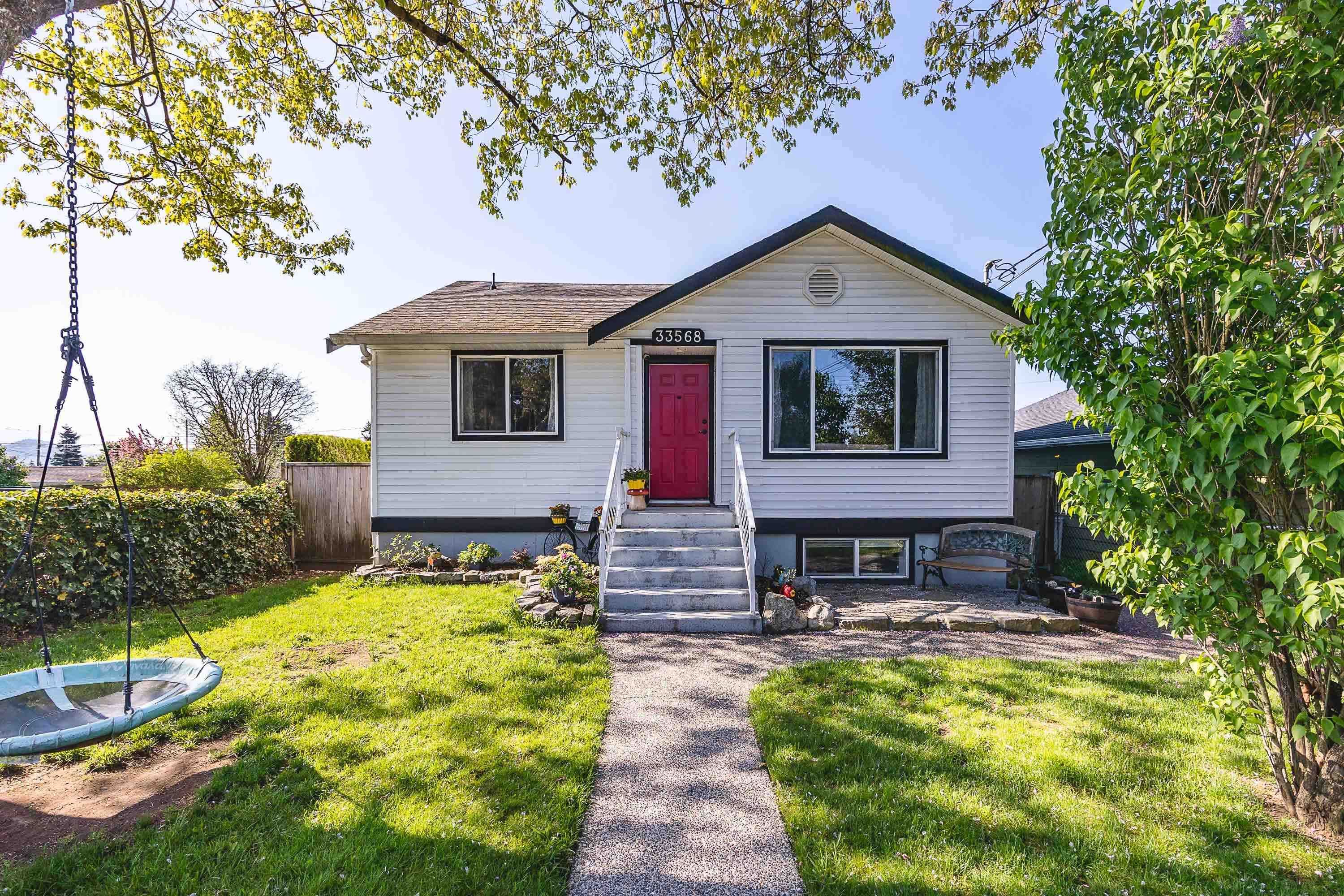 Main Photo: 33568 7 Avenue in Mission: Mission BC House for sale : MLS®# R2776764