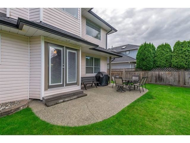 Photo 18: Photos: 9283 203 Street in Langley: Walnut Grove House for sale in "Forest Glen" : MLS®# R2329543