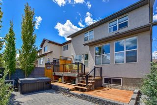 Photo 2: 583 Everbrook Way SW in Calgary: Evergreen Detached for sale : MLS®# A1033176