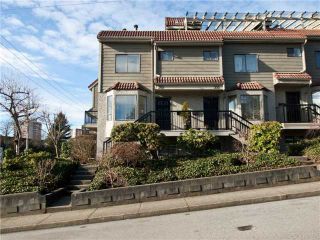 Photo 1: 303 ST ANDREWS Avenue in North Vancouver: Lower Lonsdale Townhouse for sale in "ST ANDREWS MEWS" : MLS®# V867631