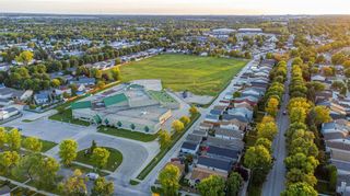 Photo 45: 530 Novavista Drive in Winnipeg: Residential for sale (2E)  : MLS®# 202223665