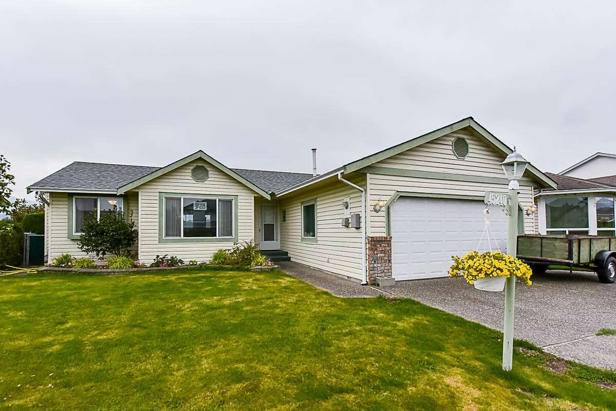 Main Photo: 45240 BLUEJAY Avenue in Sardis: Sardis West Vedder Rd House for sale : MLS®# R2112379