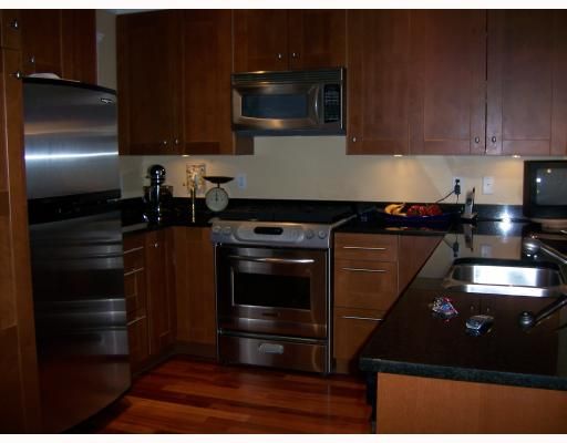 Main Photo: 223 E 17TH Street in North_Vancouver: Central Lonsdale 1/2 Duplex for sale (North Vancouver)  : MLS®# V779427