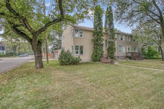 Photo 3: 1107 Dorchester Avenue in Winnipeg: Crescentwood Residential for sale (1B)  : MLS®# 202325351