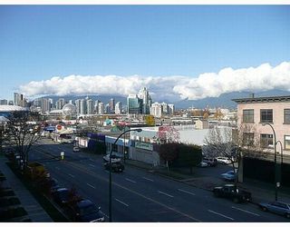 Photo 2: 418 256 E 2ND Avenue in Vancouver: Mount Pleasant VE Condo for sale in "JACOBSEN" (Vancouver East)  : MLS®# V808511