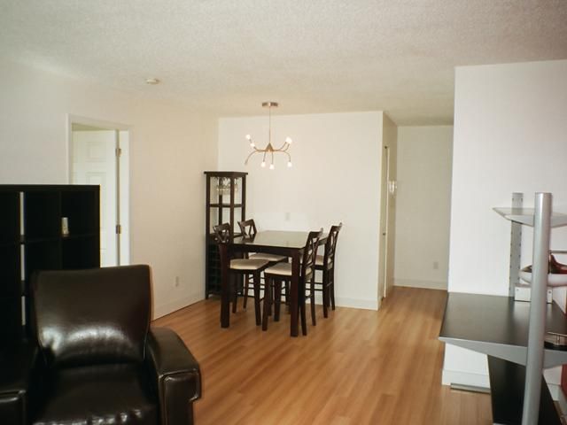 Photo 4: Photos: 304 8645 OSLER Street in Vancouver: Marpole Condo for sale (Vancouver West)  : MLS®# V994277