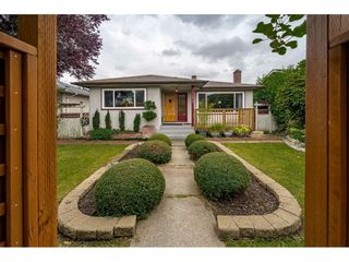 Photo 1: 1414 E 60TH Avenue in Vancouver: Fraserview VE House for sale (Vancouver East)  : MLS®# R2396473