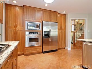 Photo 4: 4556 Balmacarra Rd in VICTORIA: SE Gordon Head House for sale (Saanich East)  : MLS®# 754273