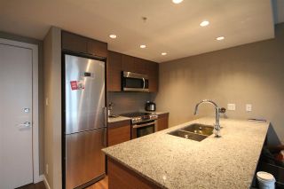 Photo 3: 904 135 E 17TH Street in North Vancouver: Central Lonsdale Condo for sale : MLS®# R2038208