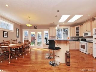 Photo 4: 2182 Longspur Dr in VICTORIA: La Bear Mountain House for sale (Langford)  : MLS®# 719568