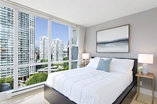 Photo 12: 1606 1077 MARINASIDE Crescent in Vancouver: Yaletown Condo for sale in "MARINASIDE RESORT" (Vancouver West)  : MLS®# R2487464