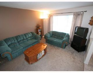Photo 3: 53 RADCLIFFE Close SE in CALGARY: Radisson Heights Residential Attached for sale (Calgary)  : MLS®# C3346576
