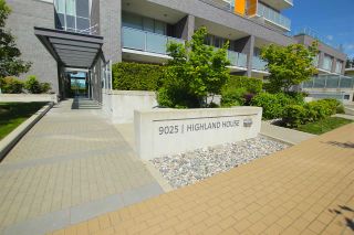 Photo 2: 701 9025 HIGHLAND Court in Burnaby: Simon Fraser Univer. Condo for sale in "HIGHLAND HOUSE" (Burnaby North)  : MLS®# R2066421