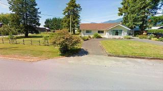 Photo 1: 10689 MCSWEEN Road in Chilliwack: Fairfield Island House for sale in "Fairfield Island" : MLS®# R2306254