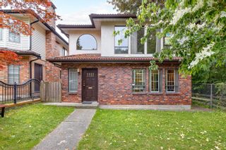 Photo 1: 2906 E 28TH Avenue in Vancouver: Renfrew Heights House for sale (Vancouver East)  : MLS®# R2793317