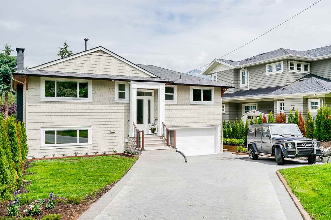 Main Photo: 947 INGLEWOOD Avenue in West Vancouver: Sentinel Hill House for sale : MLS®# R2471221