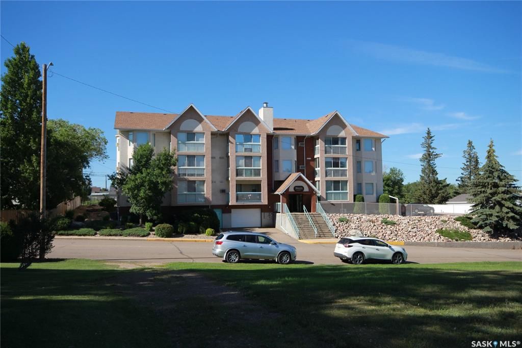 Main Photo: 303 62 24th Street in Battleford: Residential for sale : MLS®# SK902727