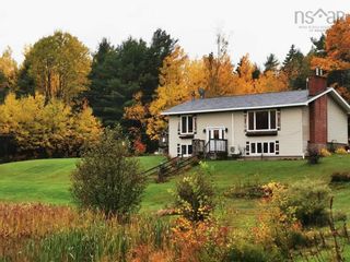 Photo 1: 3251 Gairloch Road in Gairloch: 108-Rural Pictou County Residential for sale (Northern Region)  : MLS®# 202126846