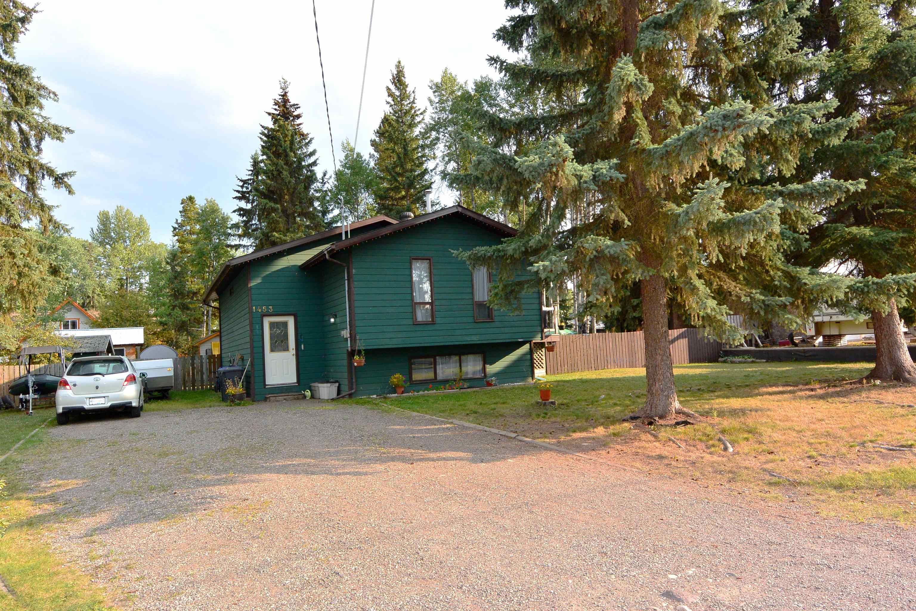 Main Photo: 1453 WALNUT Street: Telkwa House for sale in "Woodland Park" (Smithers And Area)  : MLS®# R2809136