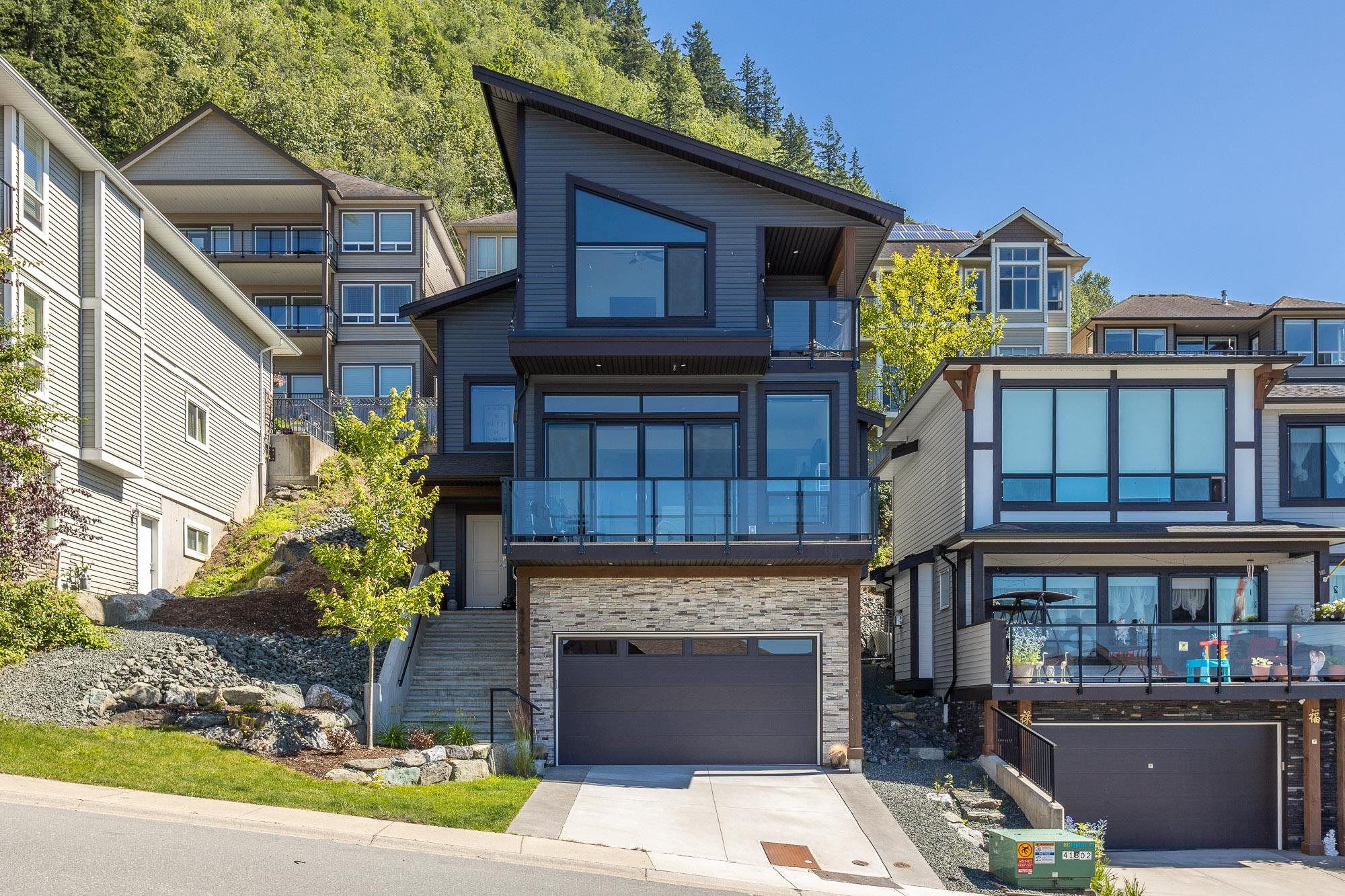 Main Photo: 47264 SKYLINE Drive in Chilliwack: Promontory House for sale in "Solara" (Sardis)  : MLS®# R2709095