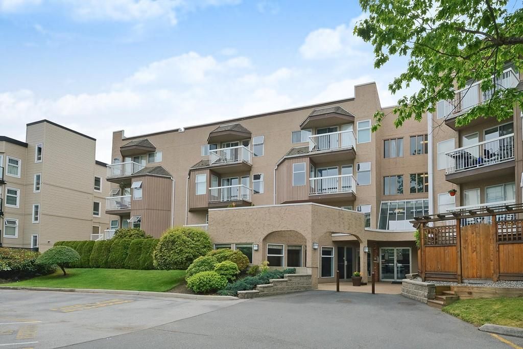 Main Photo: 104-1860 Southmere Crescent East in Surrey: Sunnyside Park Surrey Condo for sale
