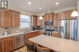 Photo 4: 1004 HOLDEN Road, in Penticton: House for sale : MLS®# 201120