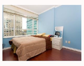 Photo 4: 1104 438 SEYMOUR Street in Vancouver: Downtown VW Condo for sale in "CONFERENCE PLAZA" (Vancouver West)  : MLS®# V776093