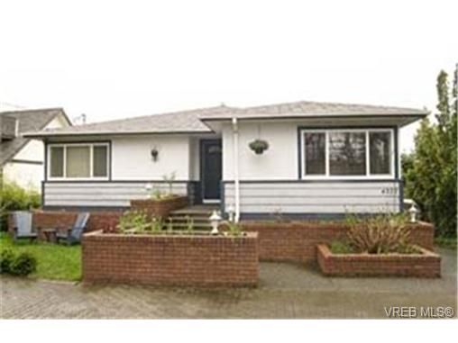 Main Photo:  in VICTORIA: SE Mt Doug House for sale (Saanich East)  : MLS®# 425855