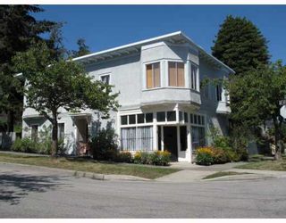 Photo 1: 4393 ST GEORGE Street in Vancouver: Fraser VE House for sale (Vancouver East)  : MLS®# V782996