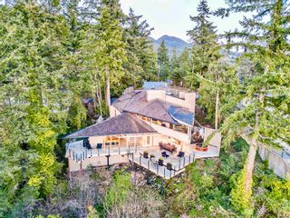Photo 1: 6011 EAGLERIDGE Drive in West Vancouver: Eagleridge House for sale in "Eagleridge" : MLS®# R2836041