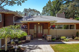 Photo 2: 2081 Windsor Rd in Oak Bay: OB South Oak Bay Single Family Residence for sale : MLS®# 970516
