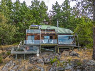 Photo 2: 262 PHILLIMORE POINT Road: Galiano Island House for sale (Islands-Van. & Gulf)  : MLS®# R2807780