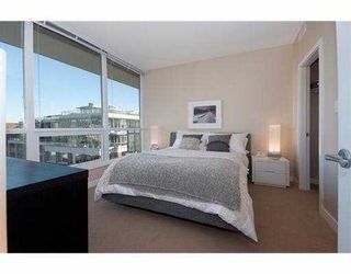 Photo 5: 904 718 MAIN Street in Vancouver: Mount Pleasant VE Condo for sale in "GINGER" (Vancouver East)  : MLS®# V868553