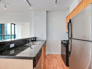 Photo 8: 2304 928 RICHARDS Street in Vancouver: Yaletown Condo for sale in "Yaletown" (Vancouver West)  : MLS®# R2880702
