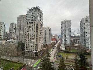 Photo 2: 1101 1009 EXPO Boulevard in Vancouver: Yaletown Condo for sale in "LANDMARK 33" (Vancouver West)  : MLS®# R2838575