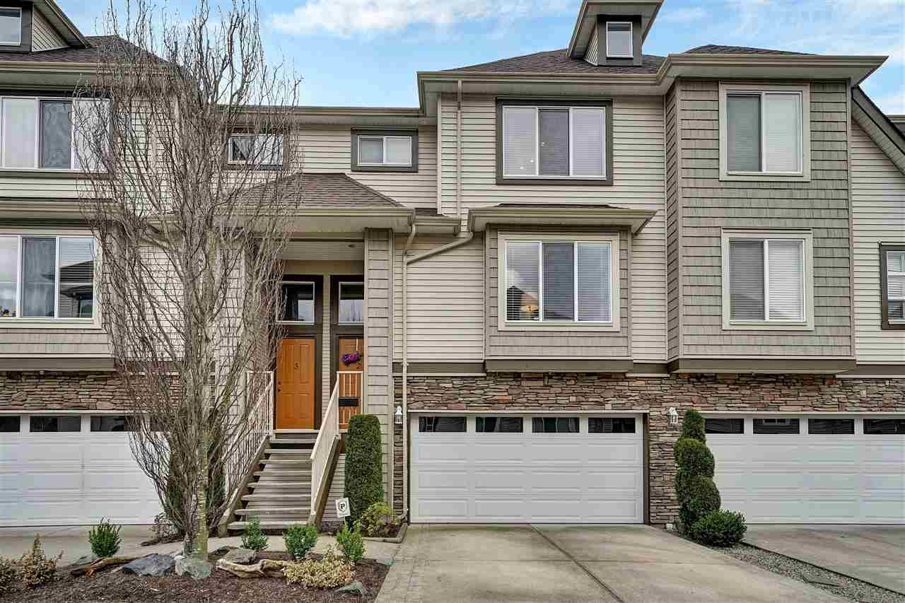 Main Photo: 2 46778 HUDSON Road in Chilliwack: Promontory Townhouse for sale in "COBBLESTONE TERRACE" (Sardis)  : MLS®# R2443505
