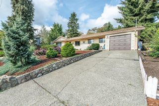Photo 3: 935 Lakeview Ave in Saanich: SE Lake Hill House for sale (Saanich East)  : MLS®# 887346