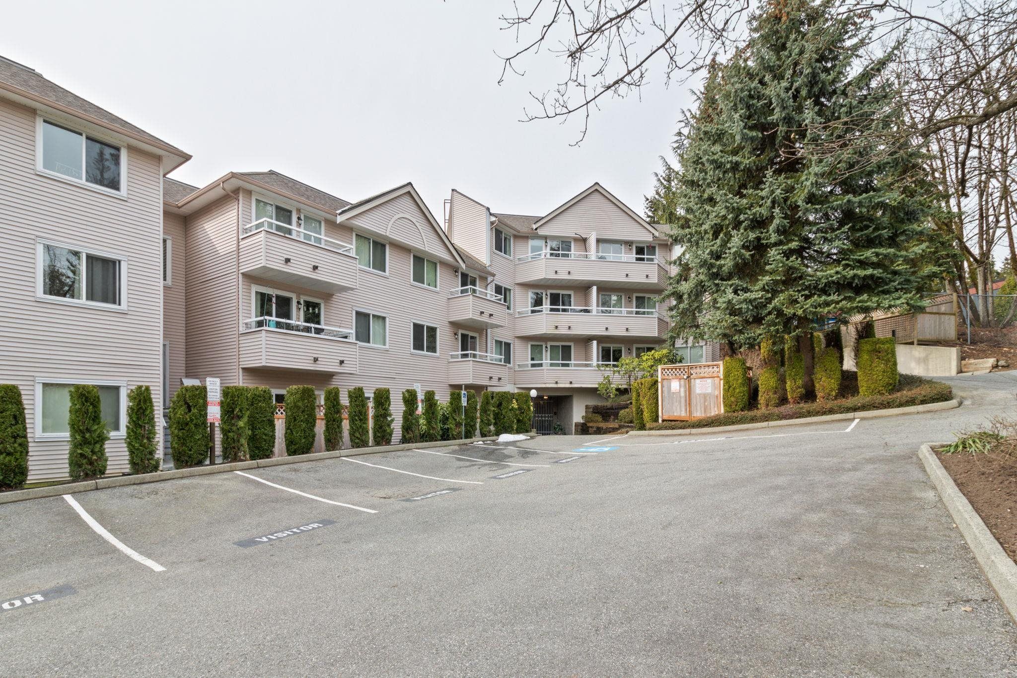 Main Photo: 101 450 BROMLEY Street in Coquitlam: Coquitlam East Condo for sale : MLS®# R2761465