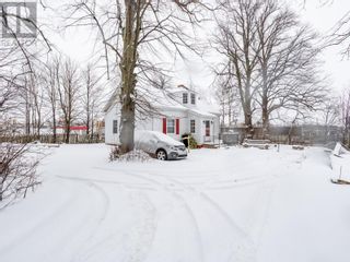 Photo 2: 64 Newland Crescent in Charlottetown: House for sale : MLS®# 202300629